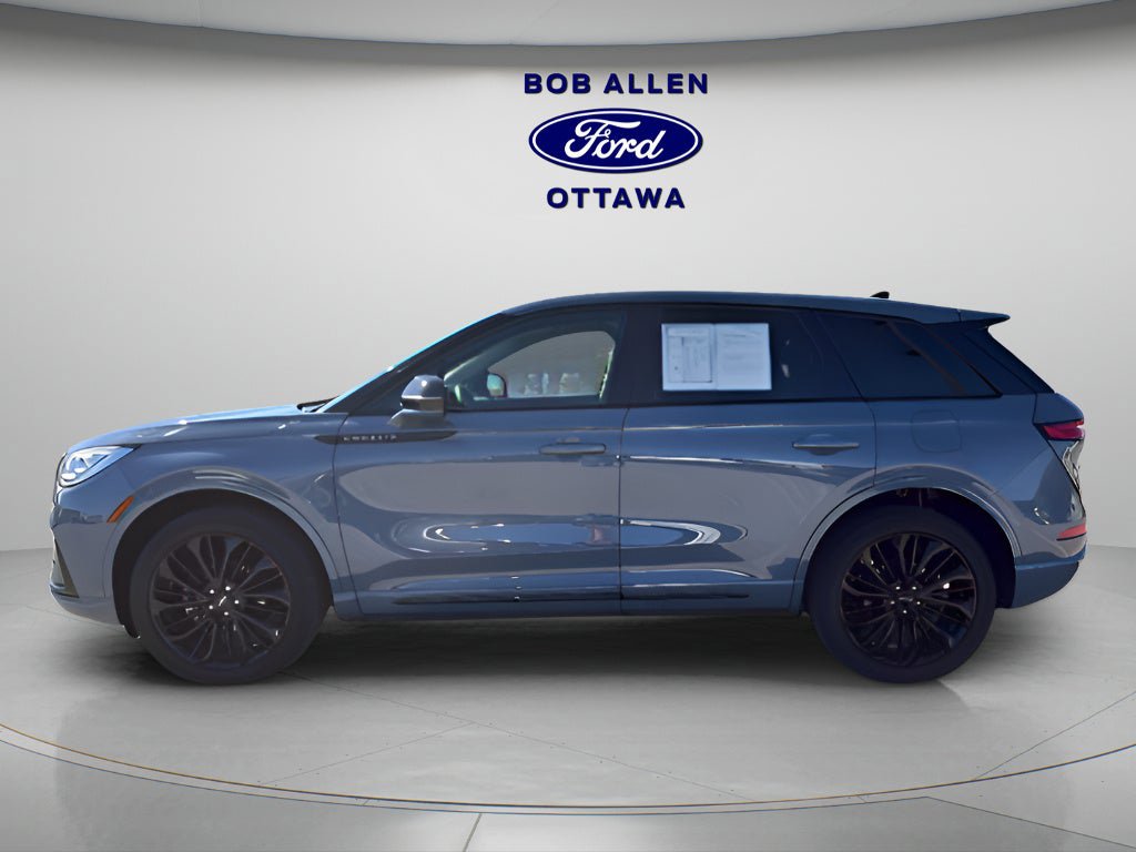 Used 2025 Lincoln Corsair Reserve w/ Jet Appearance Package image 2