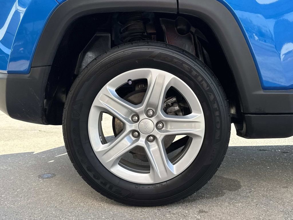 Used 2024 Jeep Compass Sport image 15