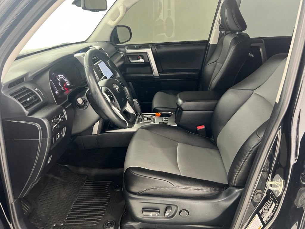 Used 2023 Toyota 4Runner SR5 Premium w/ Moonroof Package RWD image 18