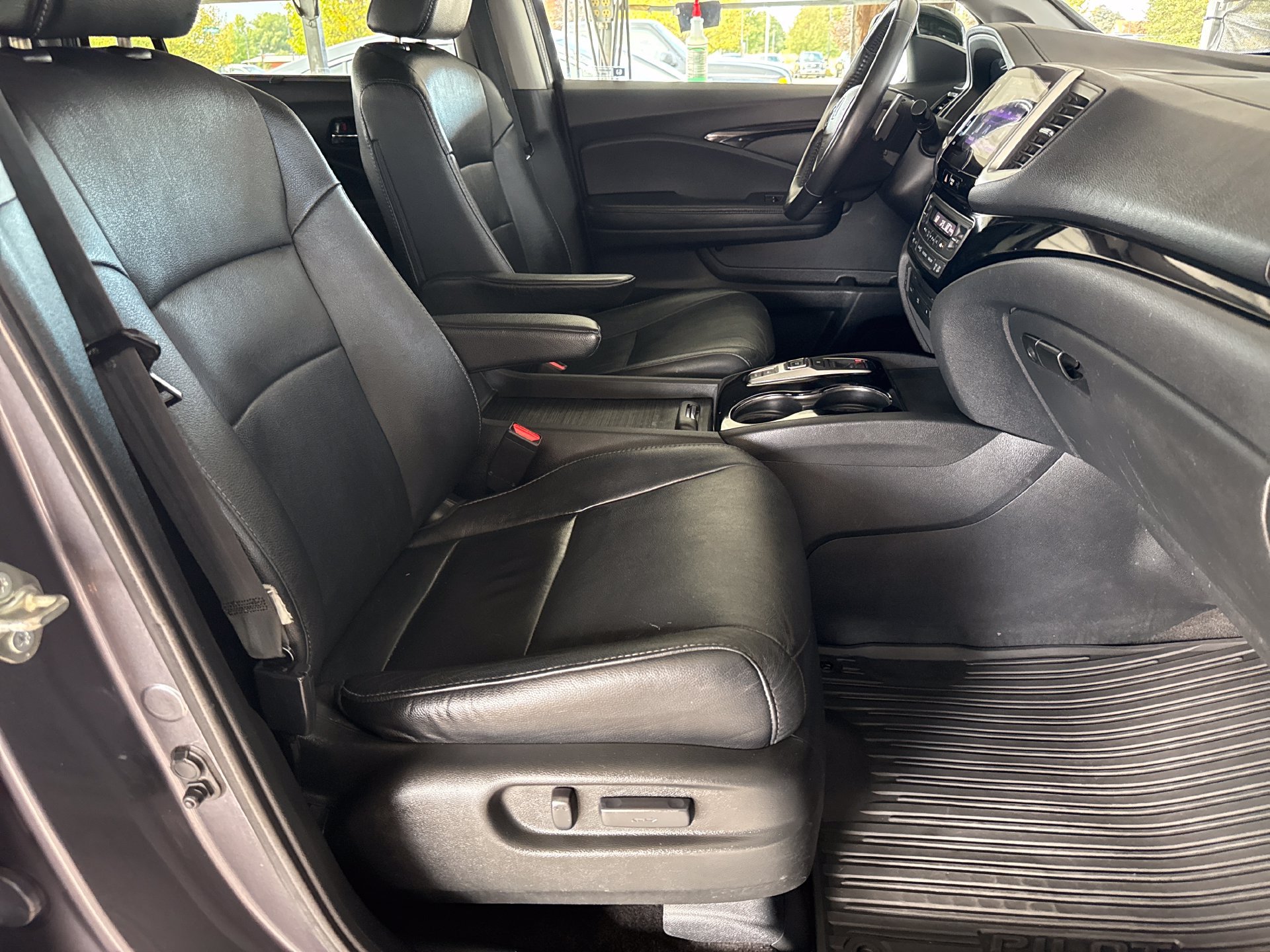 Used 2017 Honda Pilot Touring image 20