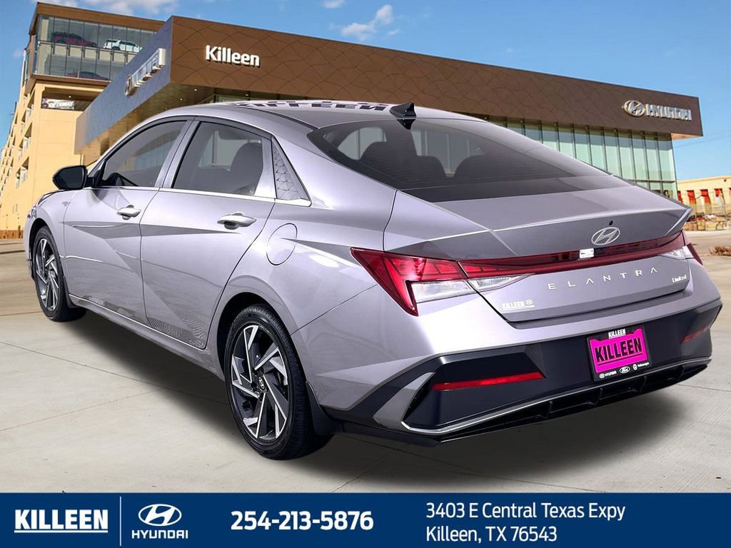 Used 2025 Hyundai Elantra Limited image 5