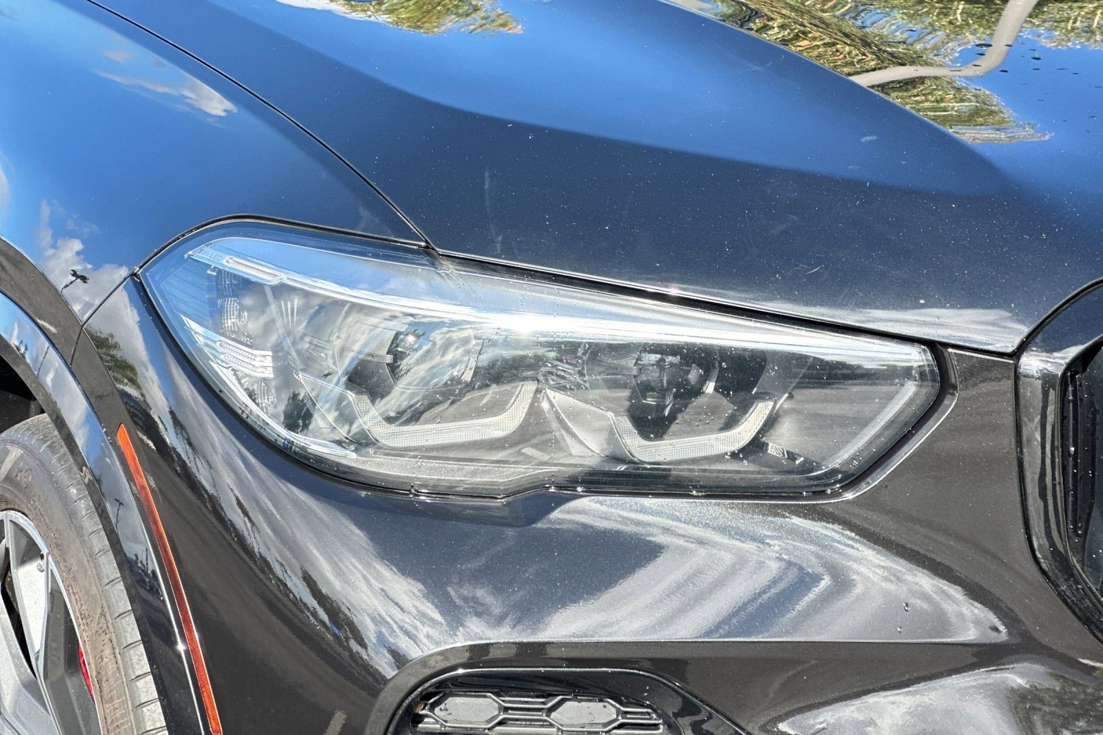 Used 2022 BMW X5 xDrive40i w/ M Sport Package image 11