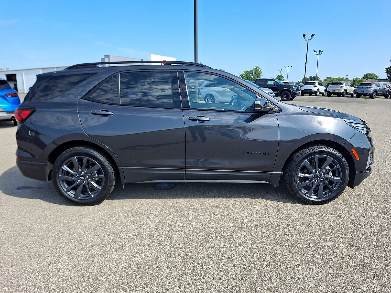 Used 2022 Chevrolet Equinox RS FWD image 26