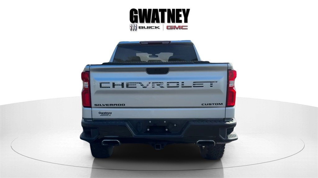 Used 2021 Chevrolet Silverado 1500 Custom Trail Boss w/ LPO, Dark Essentials Package image 5