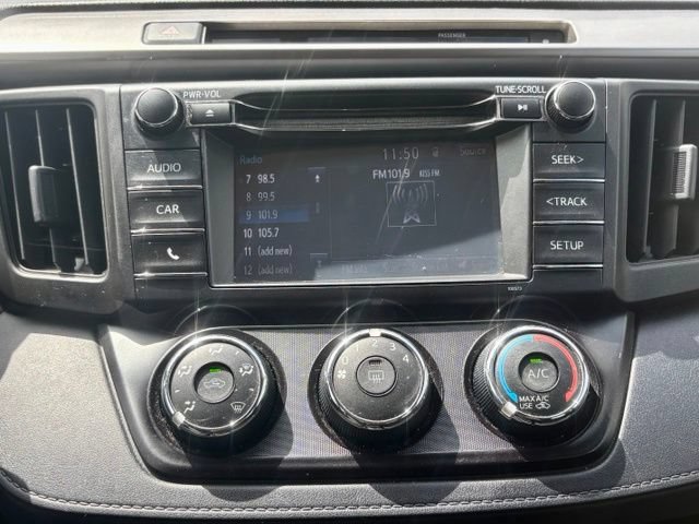 Used 2016 Toyota RAV4 LE FWD image 22