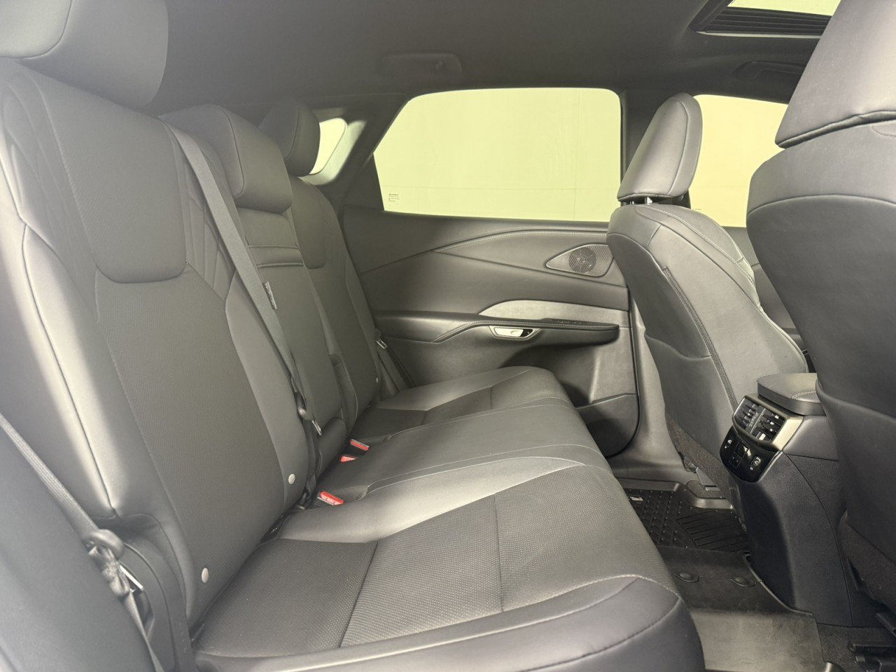 Used 2023 Lexus RX 350h AWD/4WD image 14