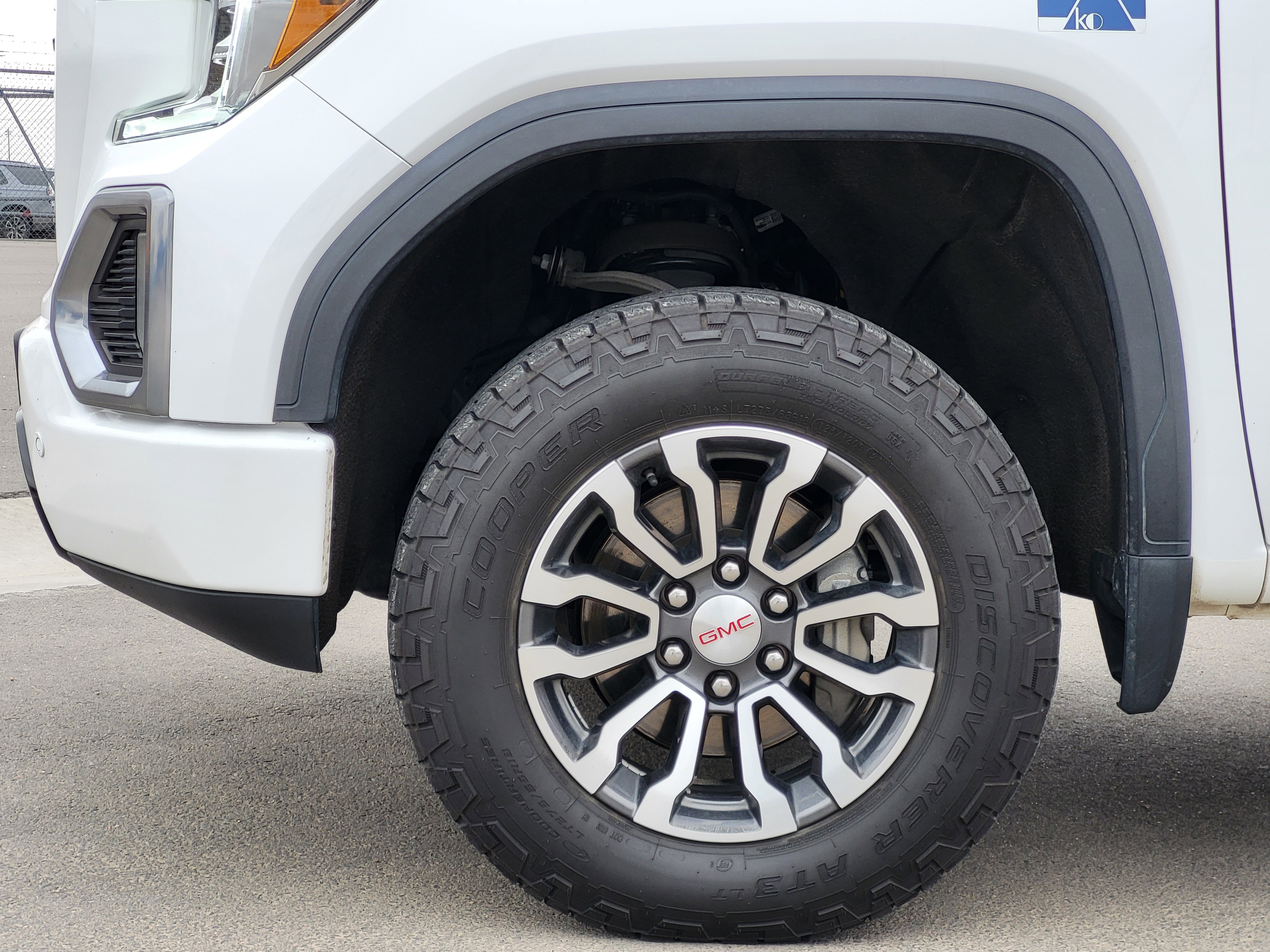 Certified 2021 GMC Sierra 1500 AT4 w/ AT4 Preferred Package image 9