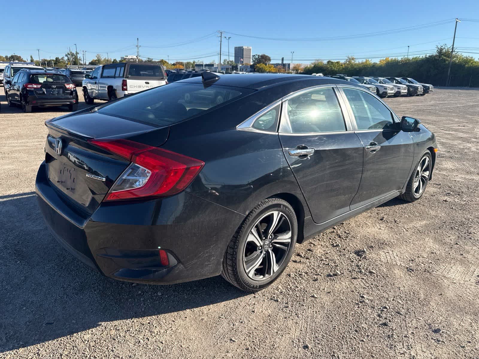 Used 2017 Honda Civic Touring image 3