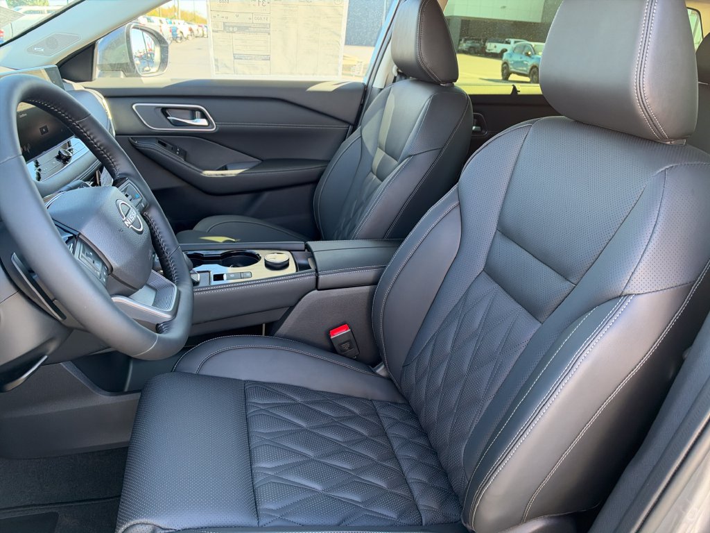 New 2026 Nissan Rogue Platinum w/ Platinum Premium Package AWD/4WD image 13