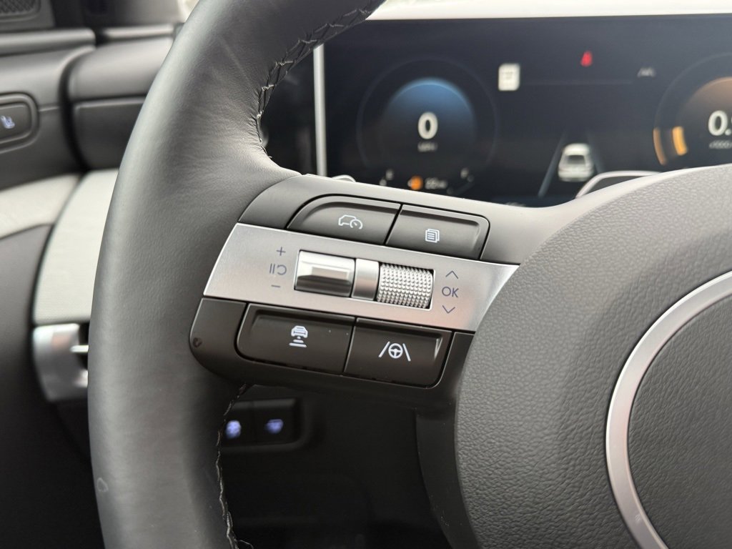 Certified 2025 Hyundai Santa Cruz Limited image 17