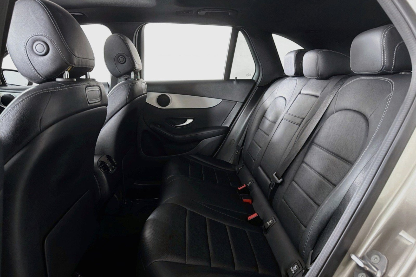 Used 2019 Mercedes-Benz GLC 300 image 7
