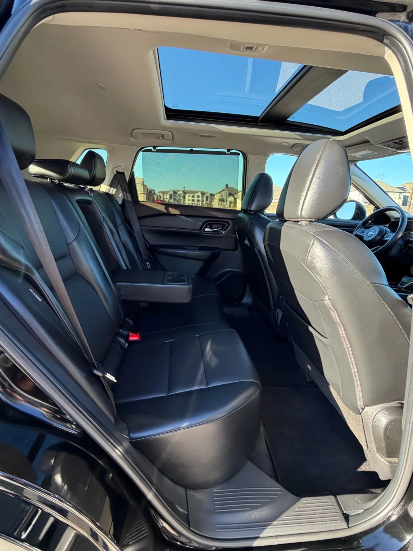 Used 2023 Nissan Rogue SV w/ SV Premium B Package image 33