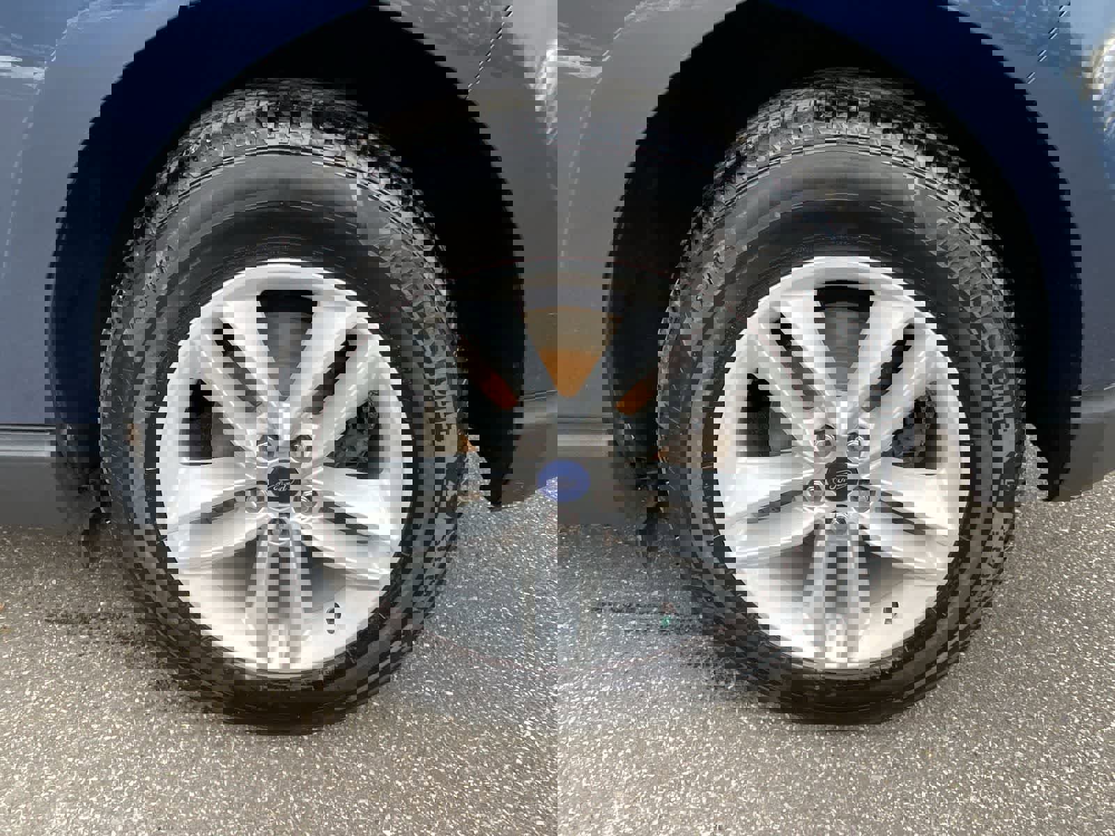 Used 2018 Ford Edge SEL image 15