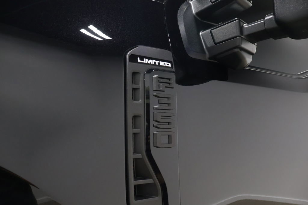 Used 2024 Ford F350 Limited w/ FX4 Off-Road Package image 98