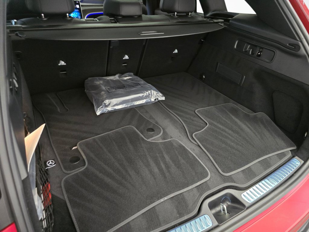 New 2025 Mercedes-Benz GLC 63 AMG S image 18