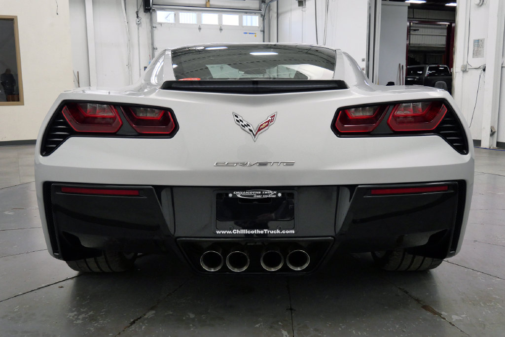 Used 2019 Chevrolet Corvette Stingray Coupe w/ 1LT RWD image 7