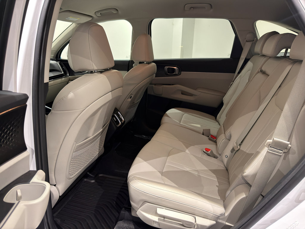Used 2025 Kia Sorento S FWD image 20