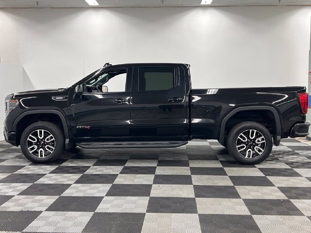 Used 2023 GMC Sierra 1500 AT4 w/ AT4 Preferred Package AWD/4WD image 4