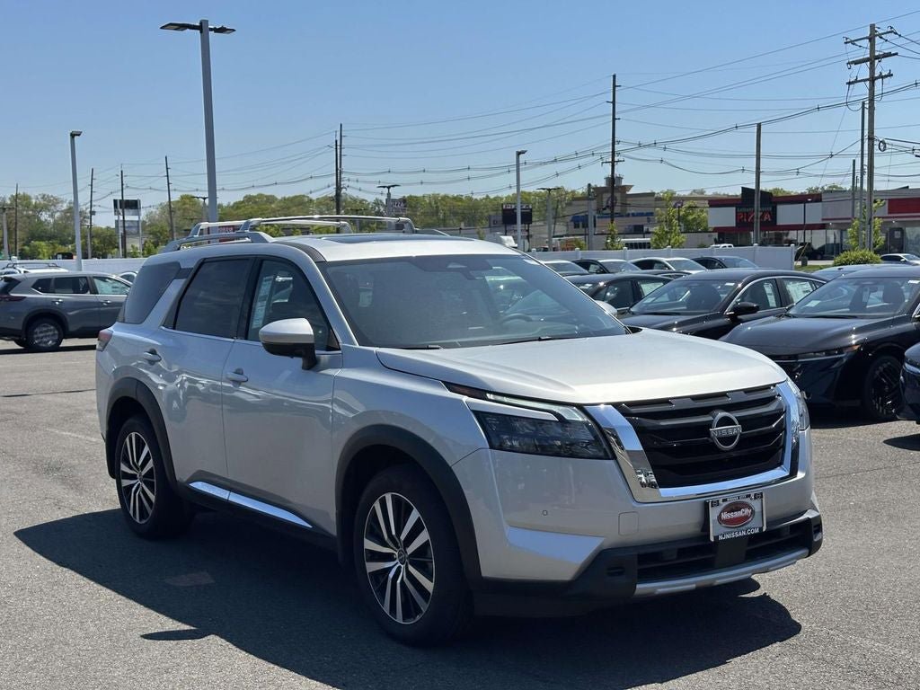 New 2025 Nissan Pathfinder Platinum w/ Lighting Package (N92) AWD/4WD image 5