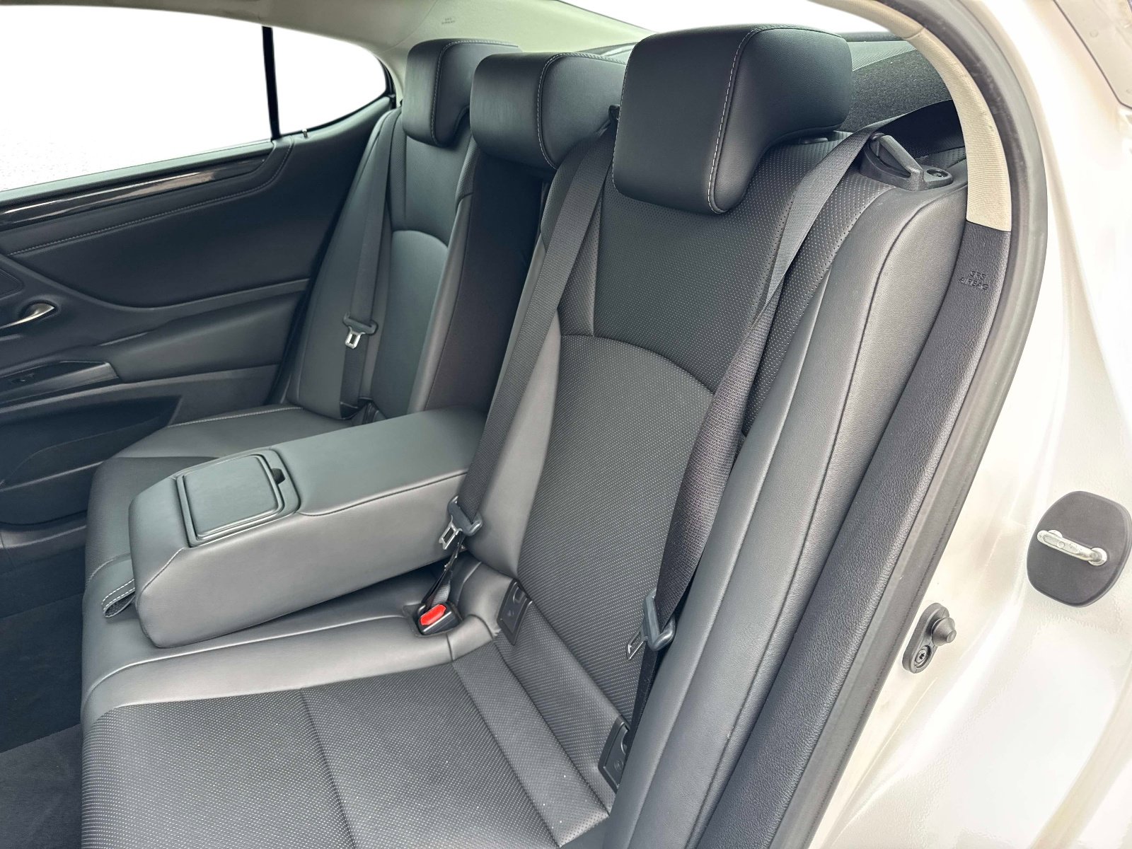Certified 2021 Lexus ES 350 w/ Protection Package (P3) image 12