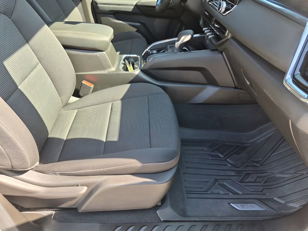 Used 2024 GMC Canyon Elevation image 16