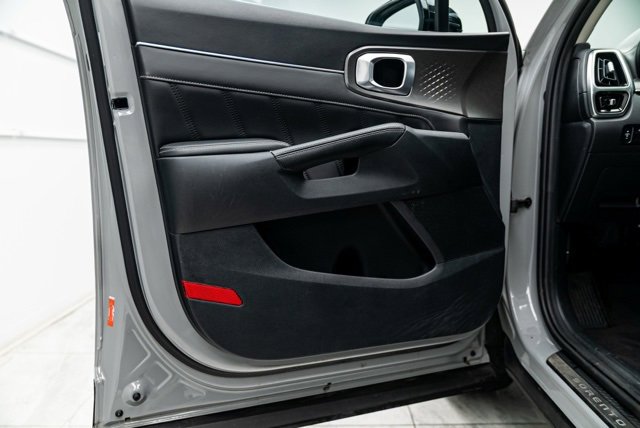 Used 2023 Kia Sorento SX image 24