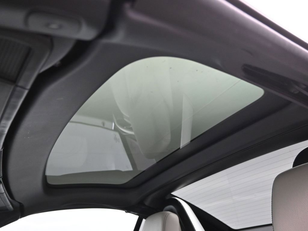 Used 2015 Mercedes-Benz SLK 250 image 17