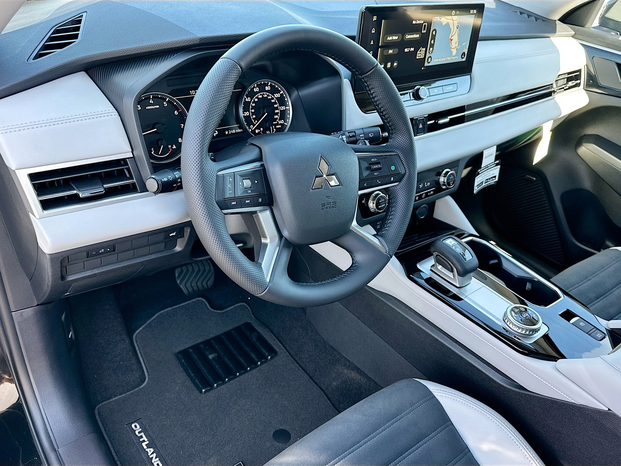 New 2025 Mitsubishi Outlander SE image 6