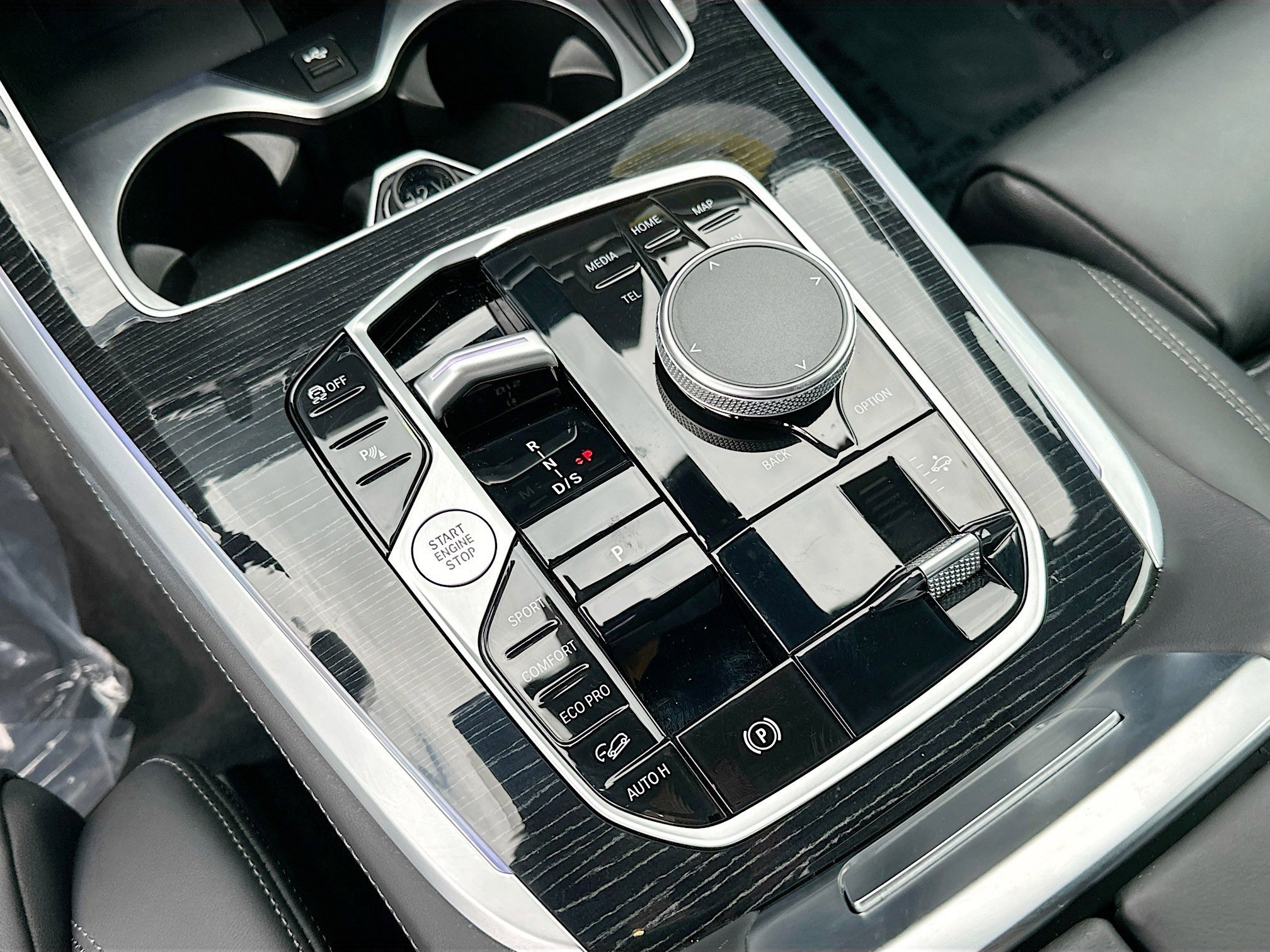 Certified 2024 BMW X7 M60i w/ M Sport Professional Package image 17