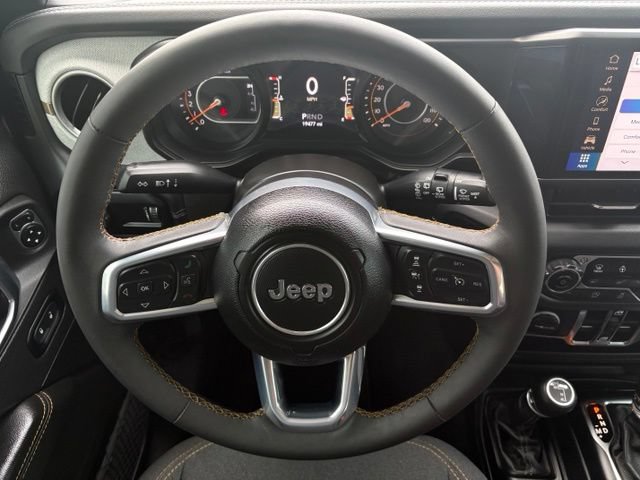 Used 2024 Jeep Wrangler Unlimited Sahara AWD/4WD image 23
