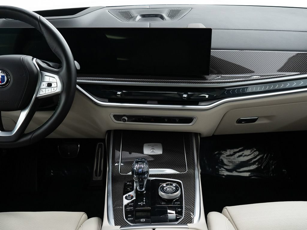 Used 2025 BMW ALPINA XB7 AWD/4WD image 32
