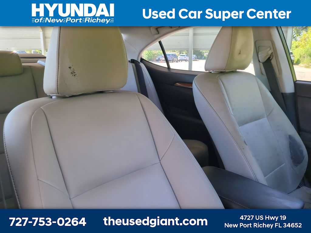 Used 2013 Lexus ES 300h w/ Premium Pkg FWD image 6