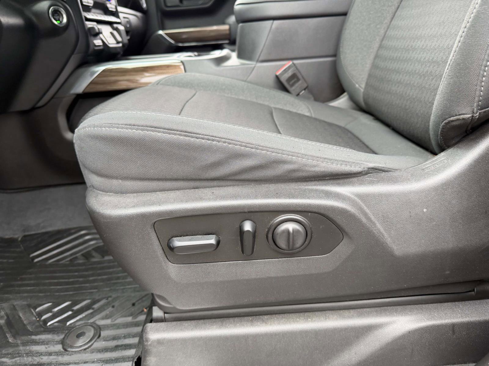 Used 2020 Chevrolet Silverado 1500 LT Trail Boss image 18