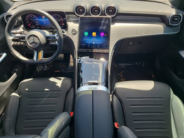 Used 2025 Mercedes-Benz GLC 300 4MATIC image 11