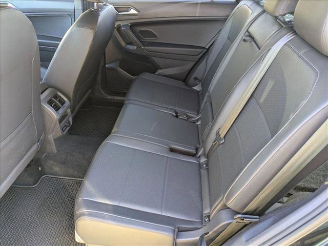 Used 2020 Volkswagen Tiguan SE R-Line image 20