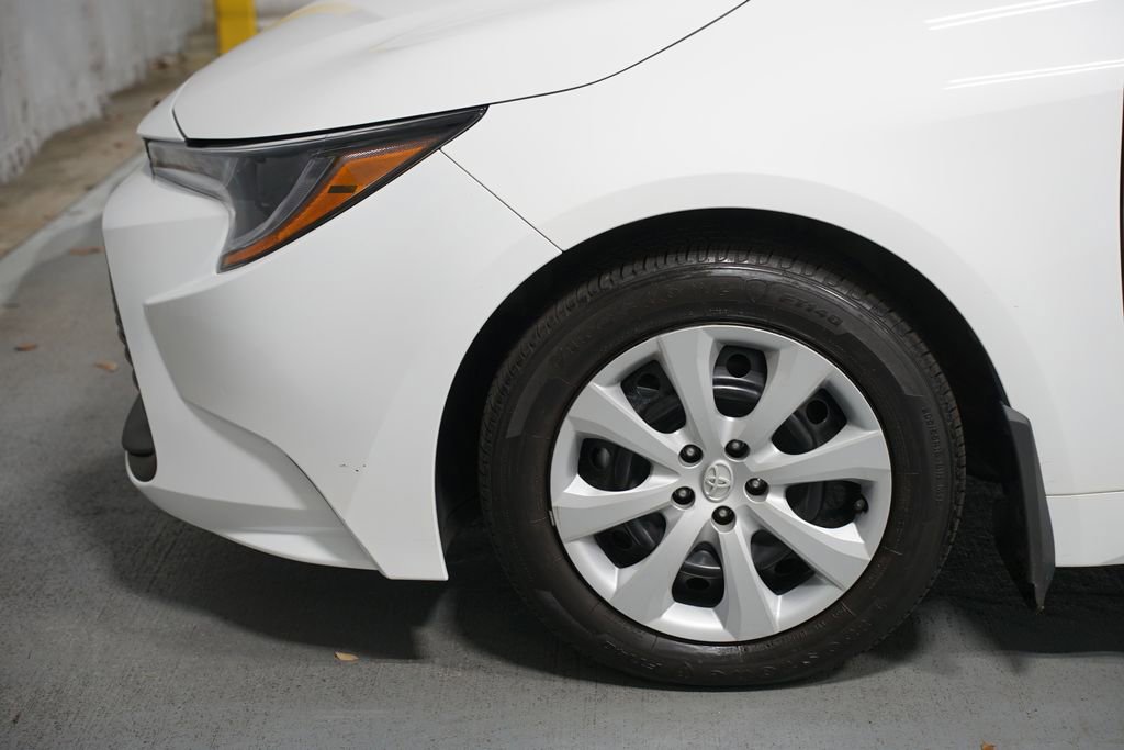 Certified 2025 Toyota Corolla LE image 5