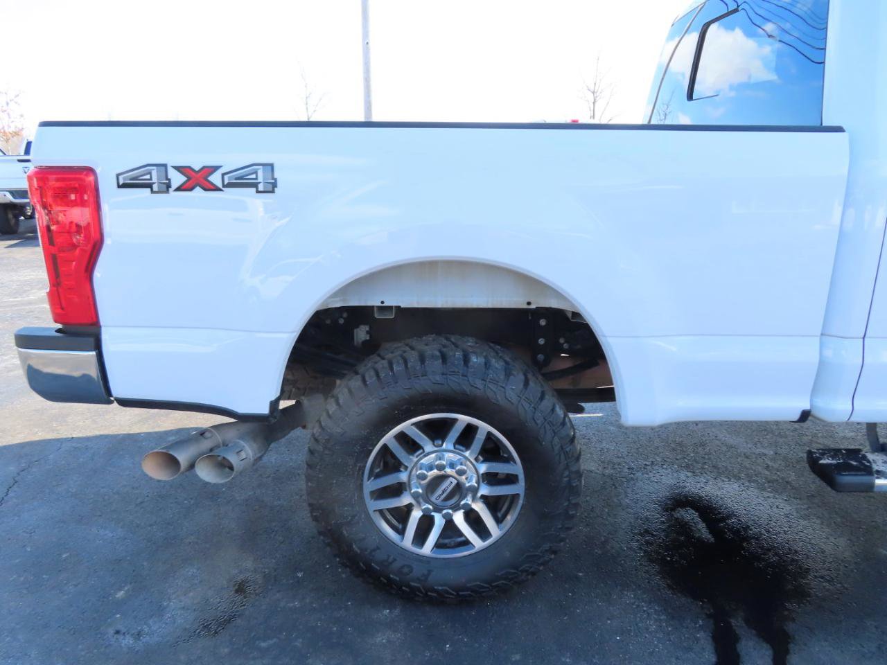Used 2018 Ford F250 Lariat w/ Camper Package image 21