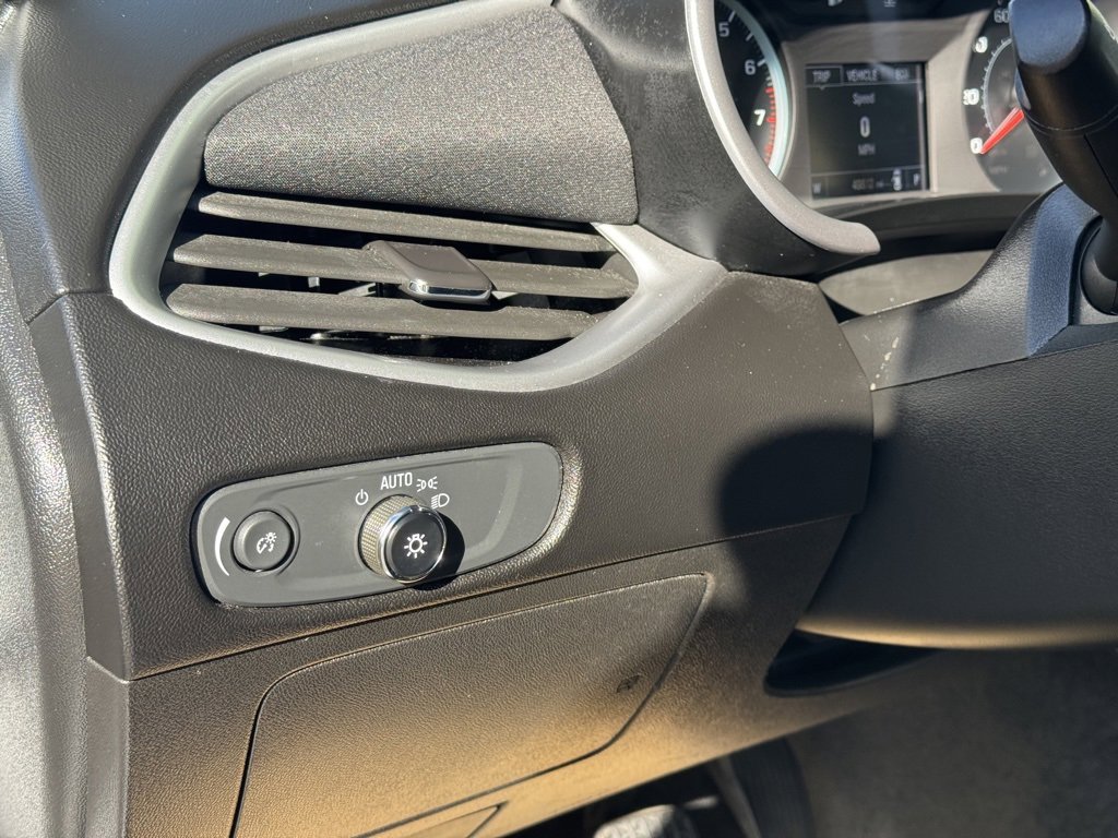 Used 2024 Chevrolet Malibu LT image 25