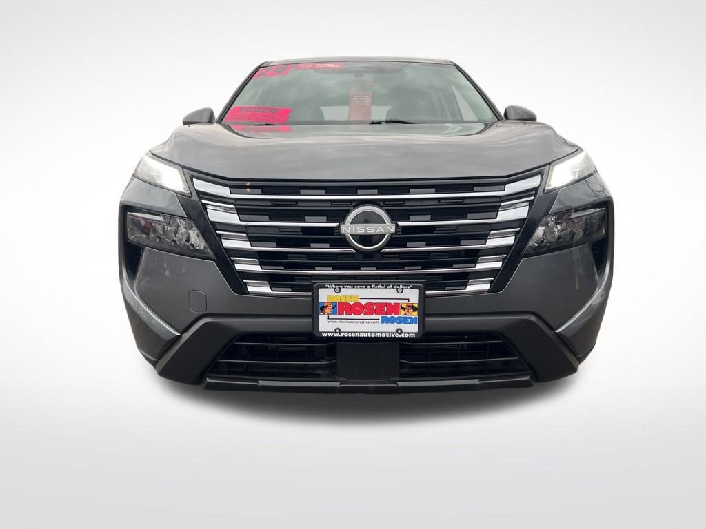 Certified 2024 Nissan Rogue SV image 2