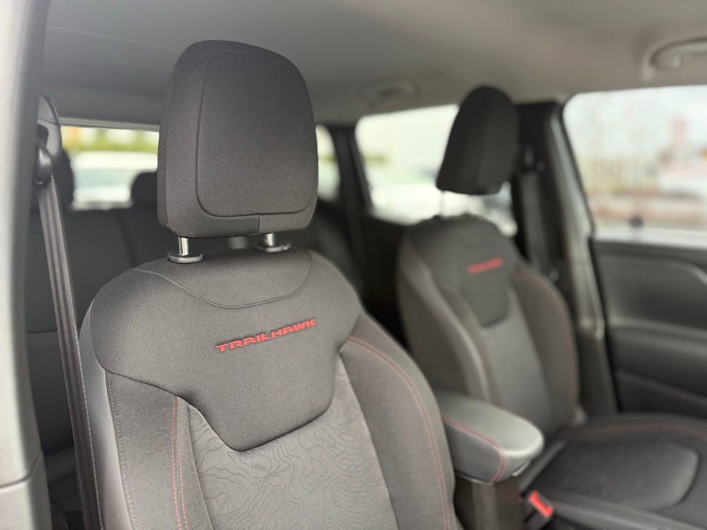 Used 2023 Jeep Renegade Trailhawk image 22