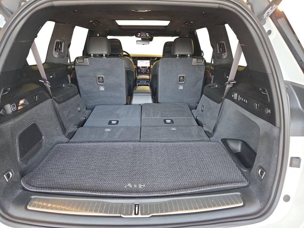 Used 2023 Jeep Grand Cherokee L Summit AWD/4WD image 30