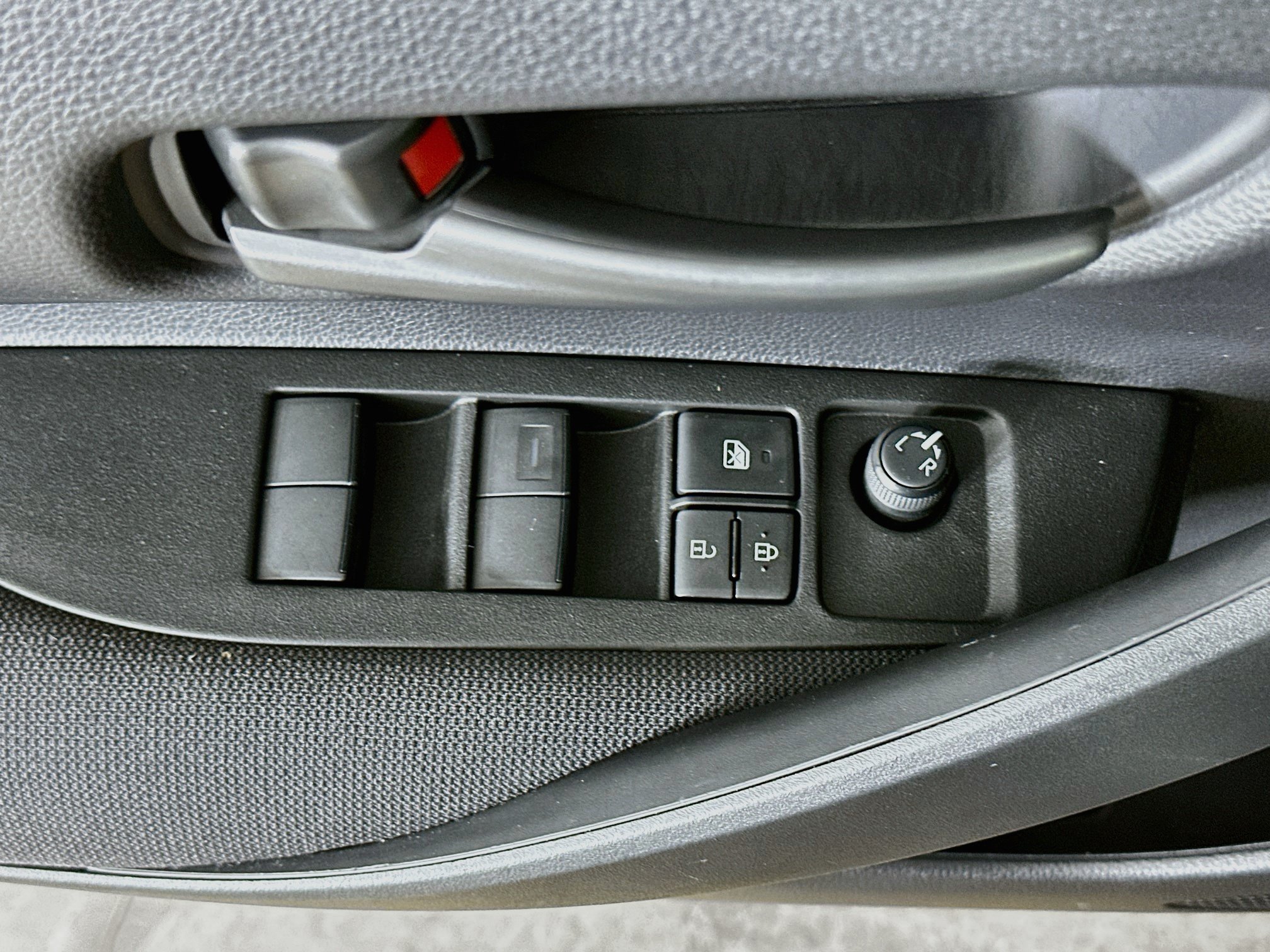 Used 2022 Toyota Corolla LE FWD image 15