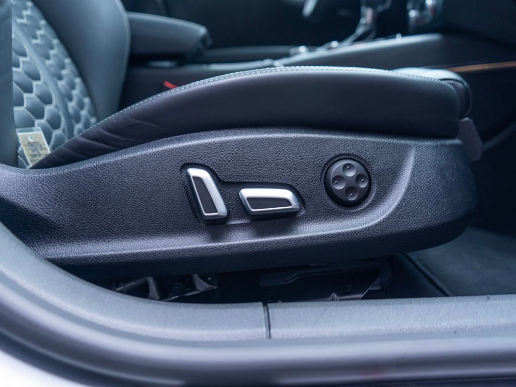 Used 2017 Audi RS 7 Performance image 25