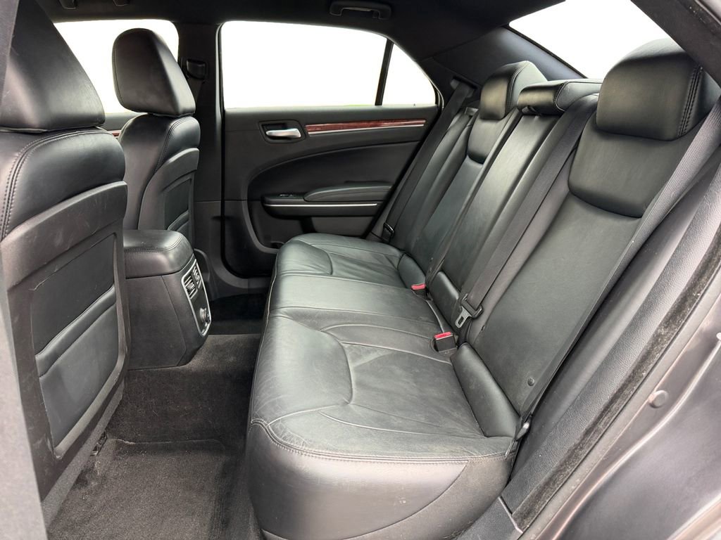 Used 2014 Chrysler 300 AWD w/ Driver Convenience Group image 17