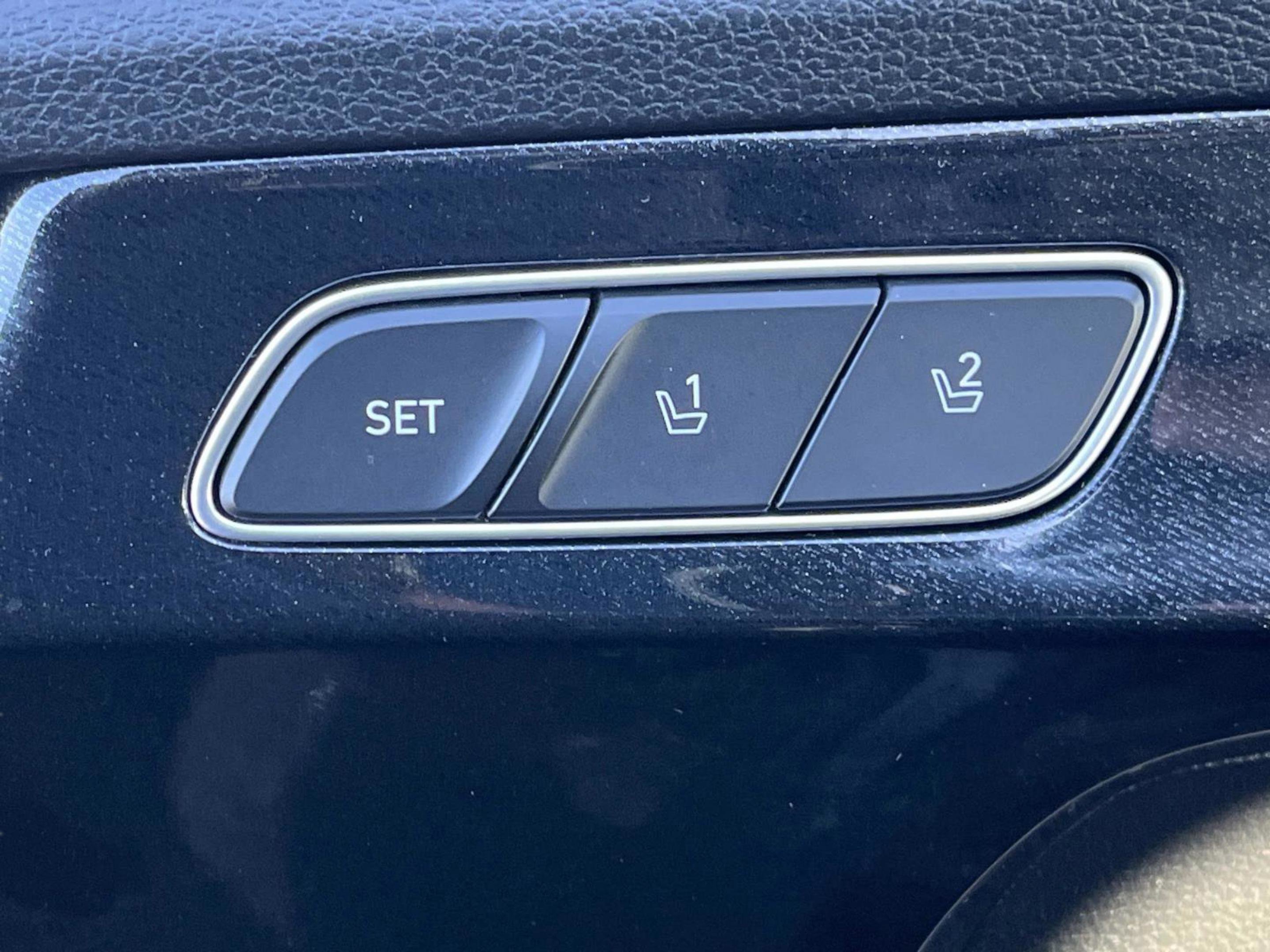 Used 2022 Hyundai Palisade Calligraphy image 34