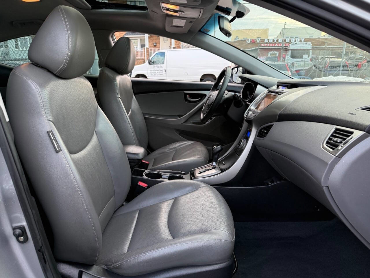 Used 2013 Hyundai Elantra Limited w/ Technology Pkg image 11