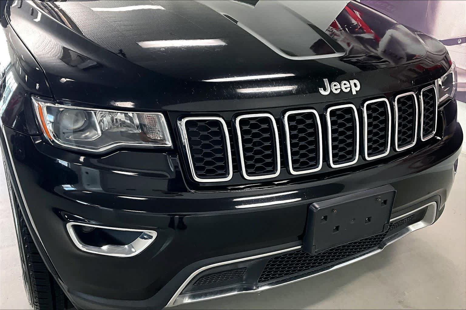 Used 2018 Jeep Grand Cherokee Limited AWD/4WD image 30