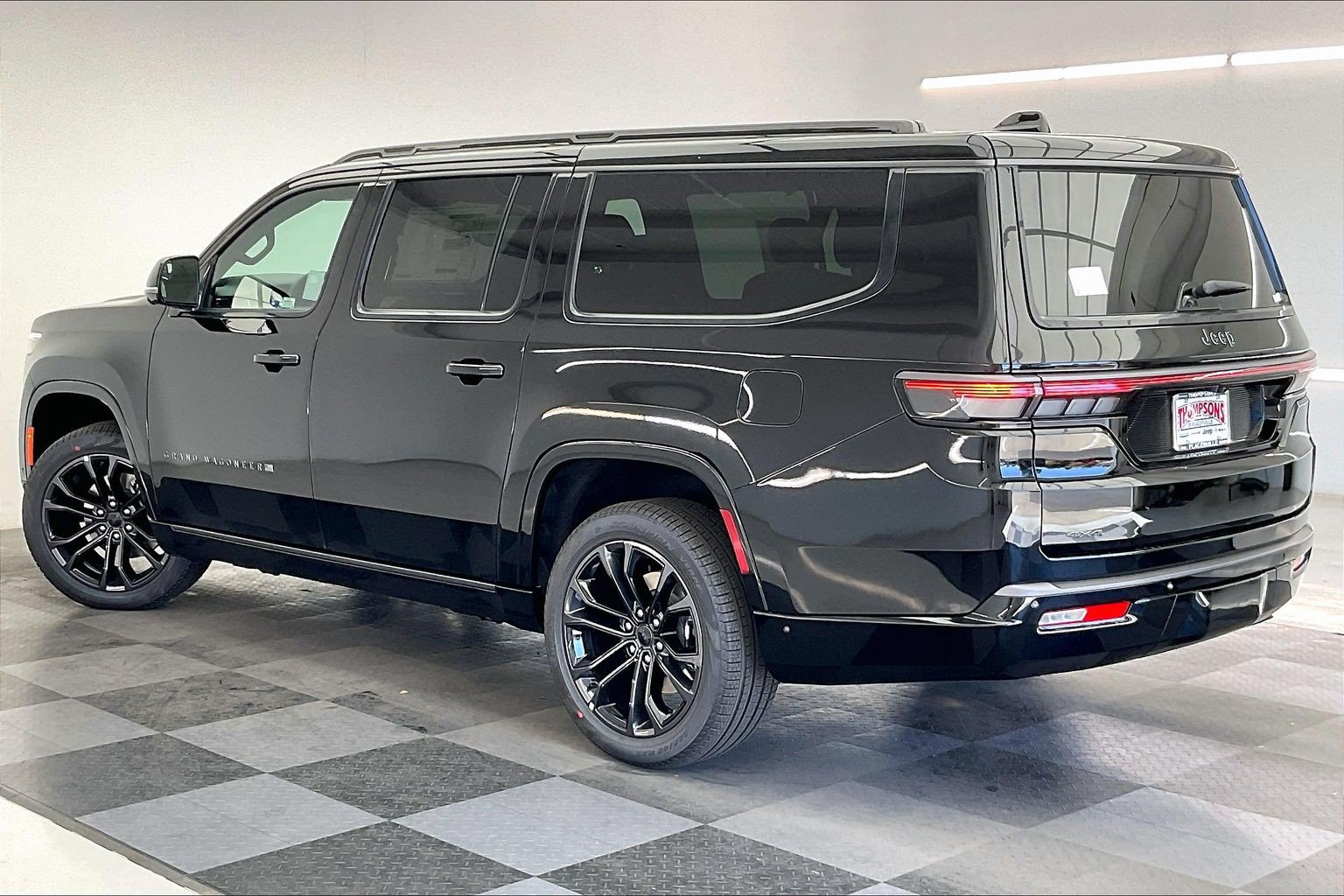 New 2026 Jeep Grand Wagoneer L Summit AWD/4WD image 2