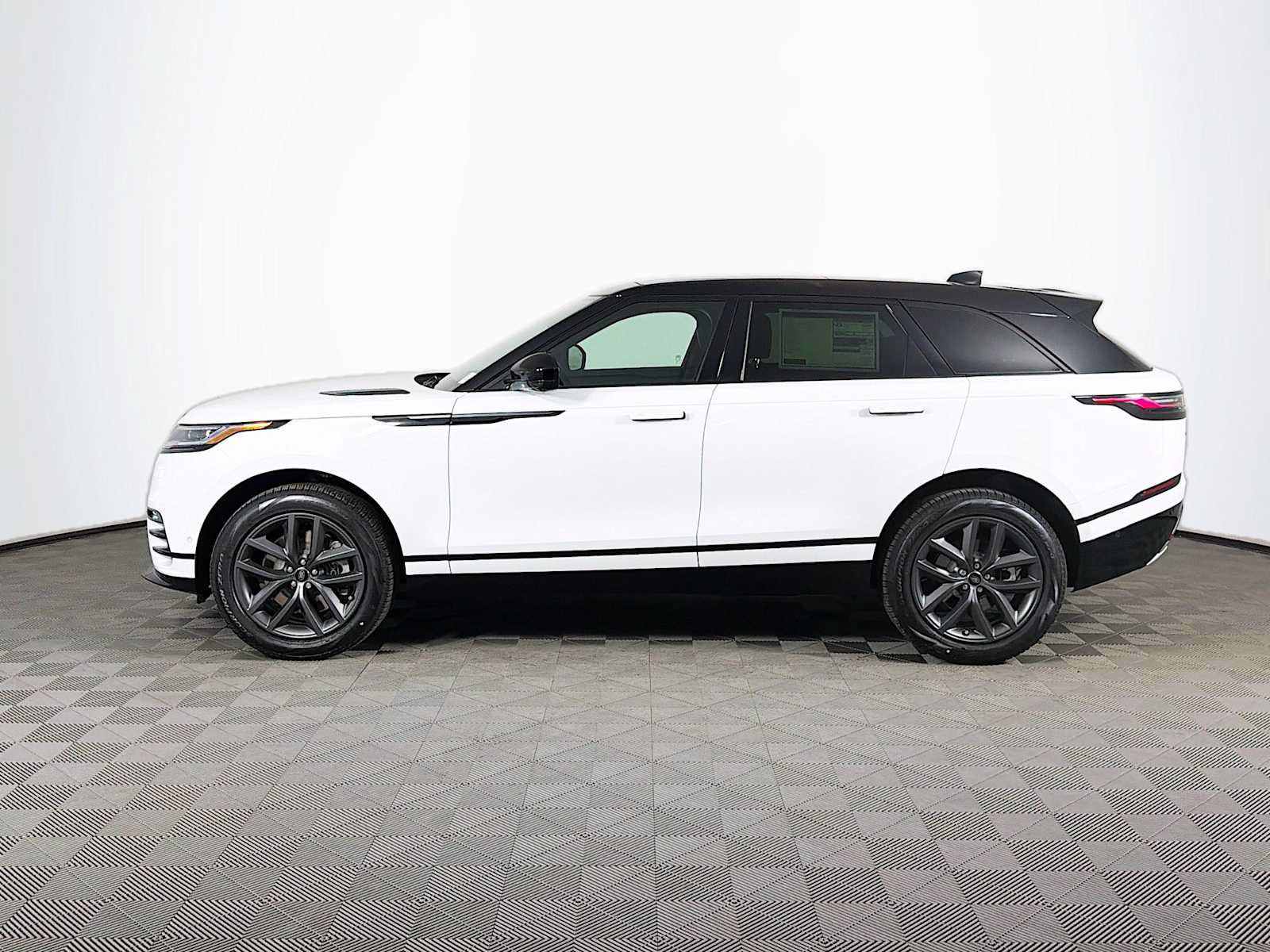 New 2026 Land Rover Range Rover Velar Dynamic SE AWD/4WD image 8