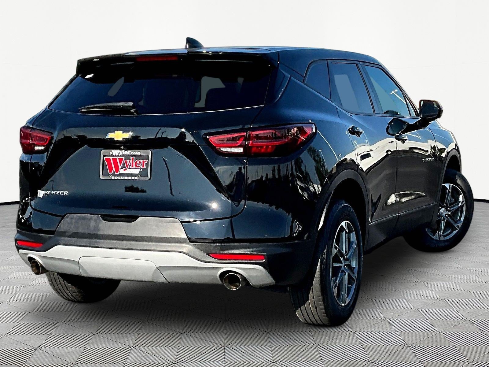 Used 2024 Chevrolet Blazer LT FWD image 6